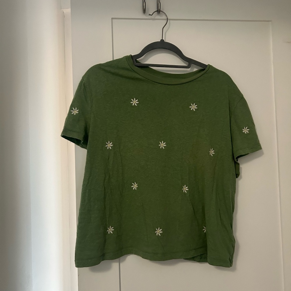 GAP Green T-Shirt with White Floral Embroidery Size Tall XL